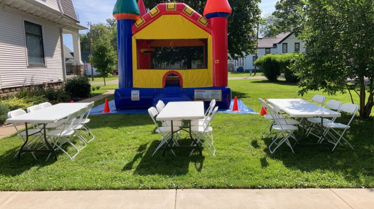 How Much Does It Cost To Have A Bounce House Rentals Long Island? thumbnail